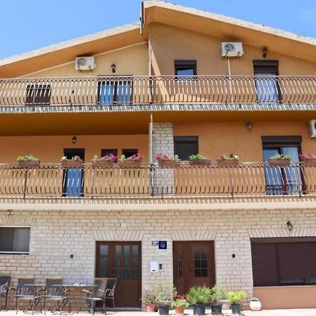 Rooms Marija - Rooms With Pool Trilj Luaran gambar